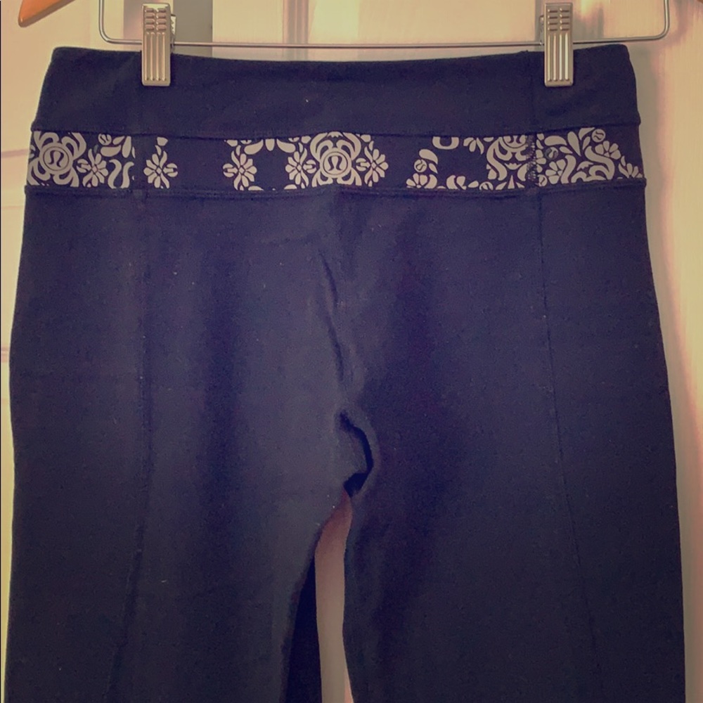 Lululemon groove pants size 6